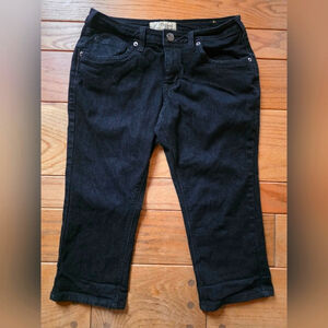 Hybrid and Company Black Capri Jeans